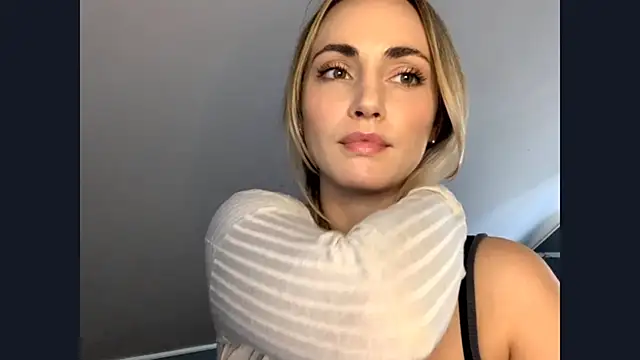 XXX chat uživo modela ScarlettSensitive