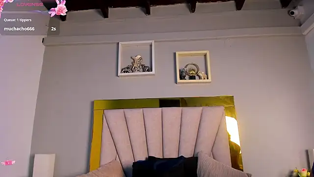 vahiolet_fuentes live XXX chat