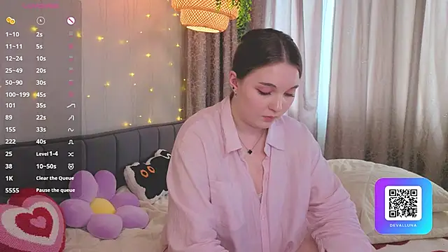 ConstanceHelmsのライブXXXチャット