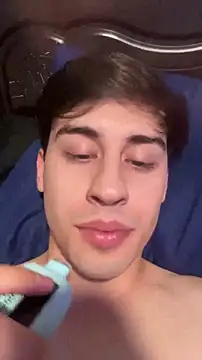 AleJmnz03 Webcamshow