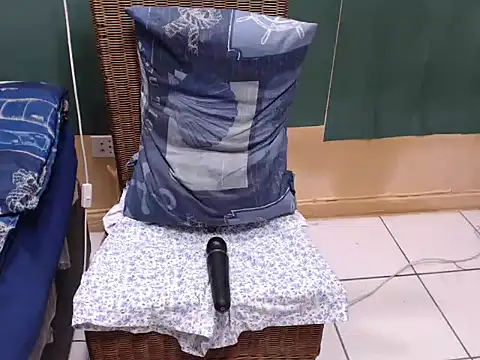 CreamyTea: вебкам-шоу