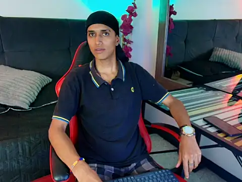 Alan_Colthon Webcam Show