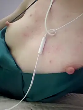 Butterfly_Lily Adlı Modelin Canlı XXX Sohbeti