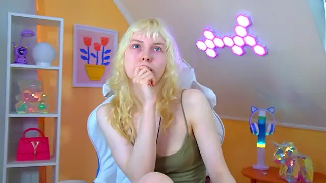 HannahHollis' Live XXX Chat