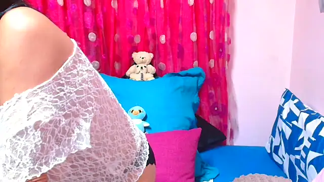 SLUTTYROXYのライブXXXチャット