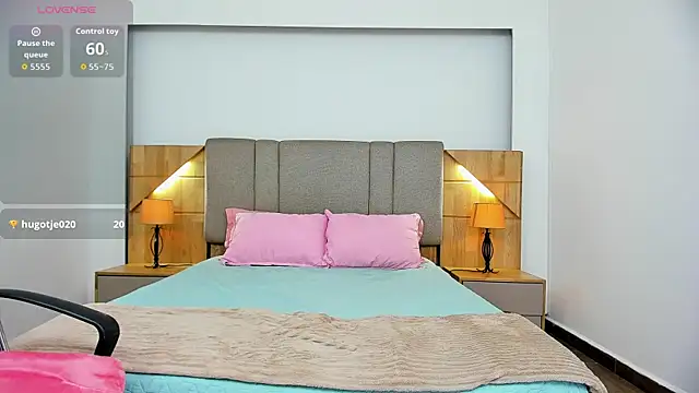 Živý XXX chat EmiilieThompson