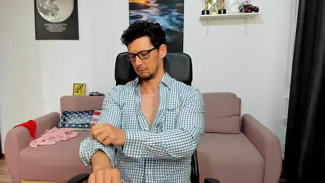 BrutusK08 网络视讯表演