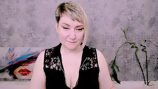 XXX chat uživo modela Djullia