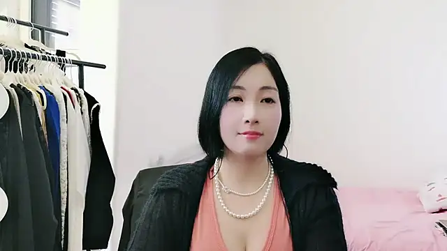 Rachel-6600's Live XXX Chat