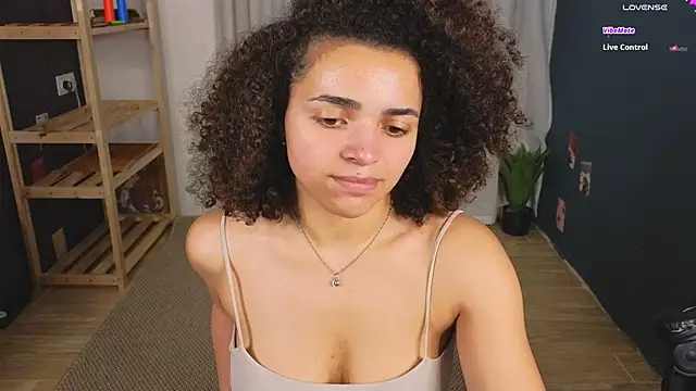 twistedlatte élő XXX-chatje