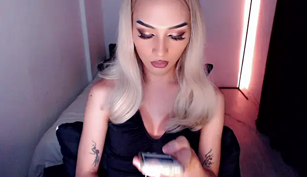 Alicegreenexx Show in webcam