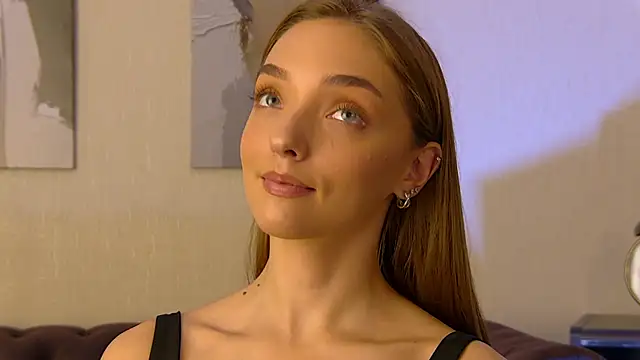 VirginiCruz's Live XXX Chat