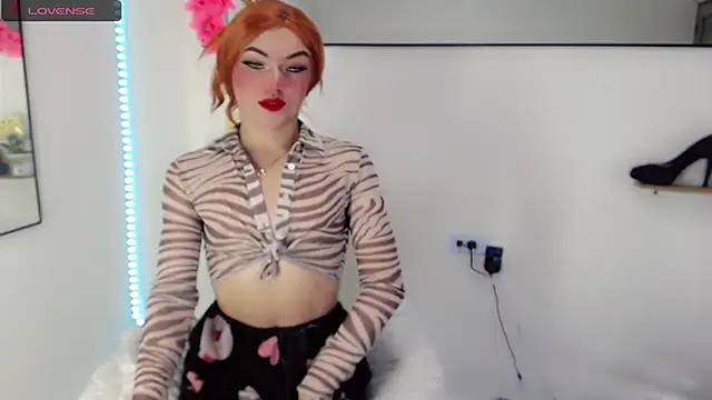 NathalialLooes: διαδικτυακό σόου στην κάμερα