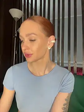 LittleFox___ Adlı Modelin Canlı XXX Sohbeti