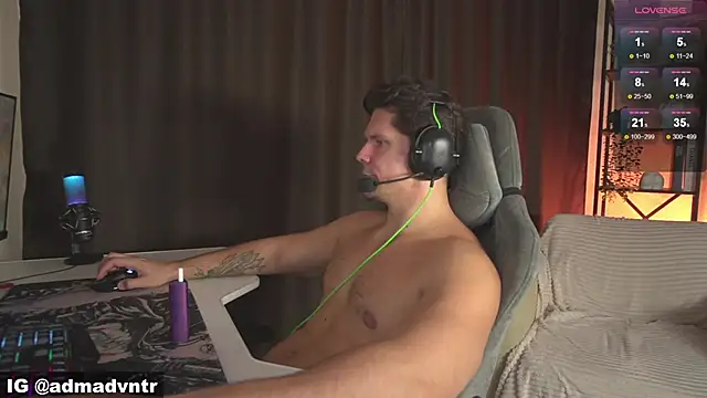 Chat +18 de Rus_adventure7 ao vivo