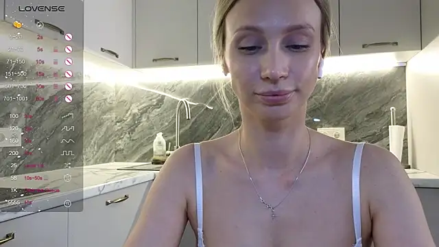 Alice_Wonders' Live XXX Chat