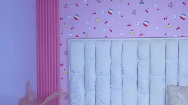 Show modela sara_1s na web-kameri