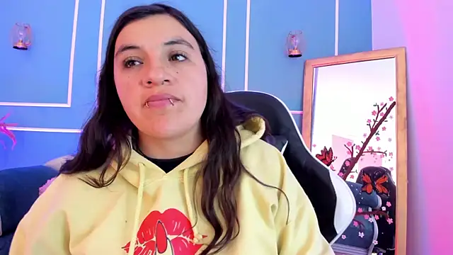 TaraTaylorr Live XXX-Chat