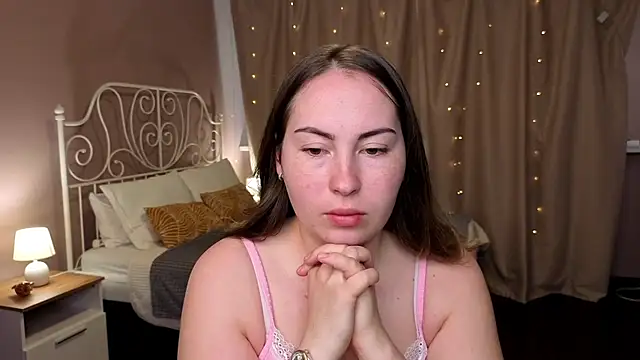 Kira_Fluffy's Live XXX Chat