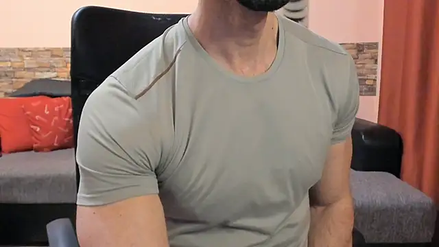 โชว์เว็บแคมของ HotHunkTrainer