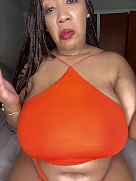 Pokazy przed kamerką – NwtyNatty