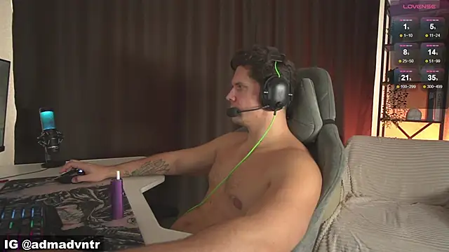 Rus_adventure7's Live XXX Chat