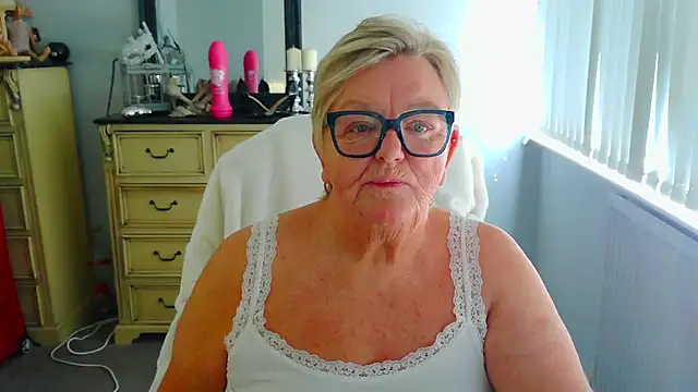 BridgetBlueEyes live XXX chat