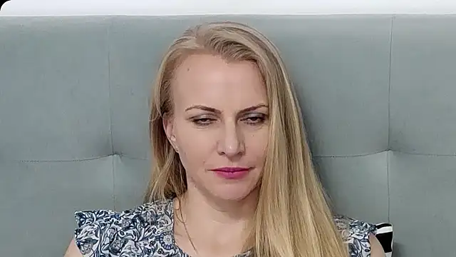 K__Adrienne's Live XXX Chat