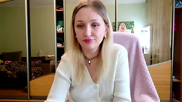 Hotty_Evochka: онлайн-секс-чат