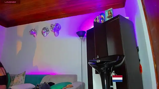 samara_veguz222's Webcam Show