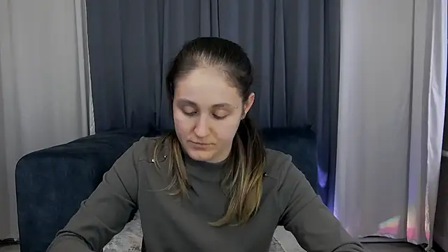 Holliy_Cooper: онлайн-секс-чат