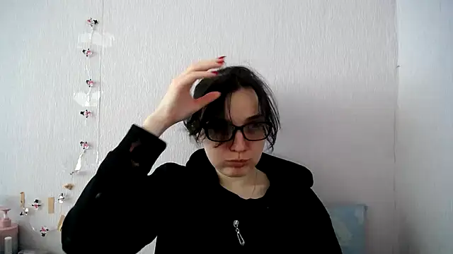 Shiny_gine live XXX chat