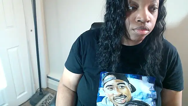 Sexymona1218: онлайн-секс-чат