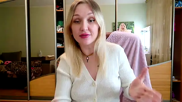 Chatroom XXX en direct de Hotty_Evochka