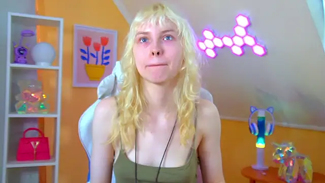 Chatroom XXX en direct de HannahHollis