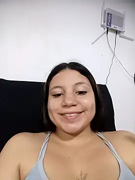 purebreastmilk Adlı Modelin Canlı XXX Sohbeti