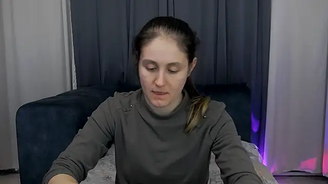 Holliy_Cooper Live XXX-chat