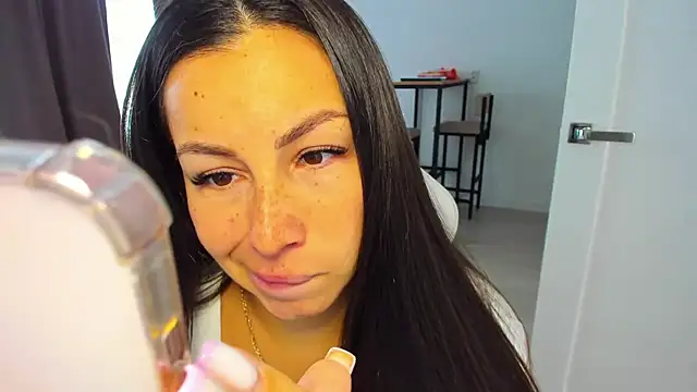 Chat +18 de AvisFlowers ao vivo