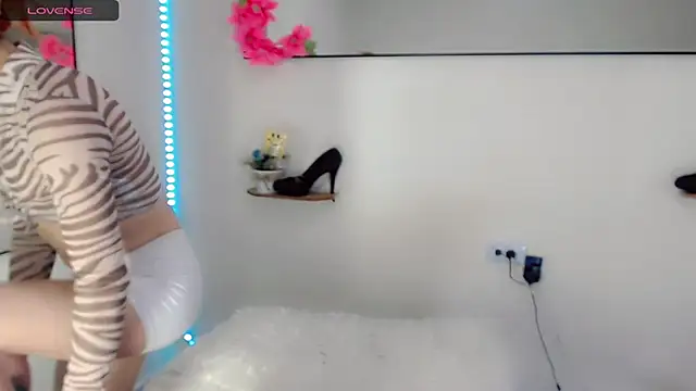 NathalialLooes live XXX chat