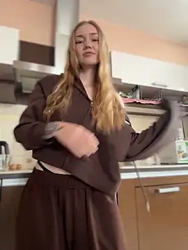 MilaMoone Live XXX-chat