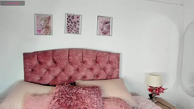 luna_velveth's Live XXX Chat