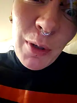 PinkTheHawk's Webcam Show