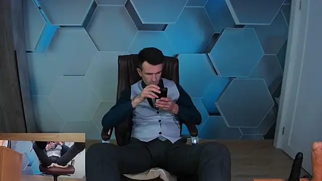 Онлайн чат XXX SteveTiger