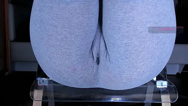 Cameltoe_squirt_inPants 现场XXX聊天