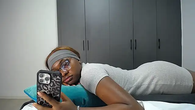 แชท XXX สดของ Pretty_Liya08