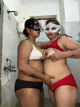 Show modela NaughtyDesiGirls na web-kameri