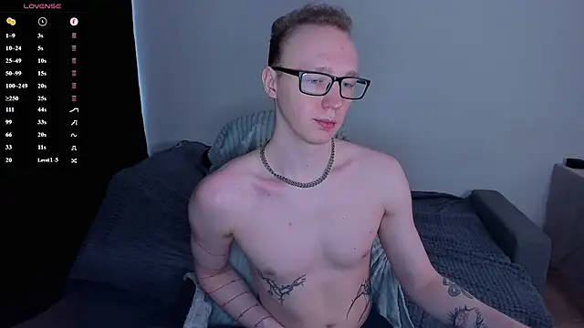 Show modela Alex_silent na web-kameri