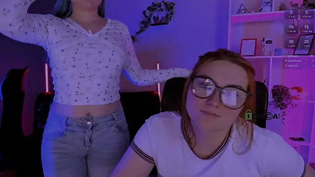 Show modela casey_meow_ na web-kameri