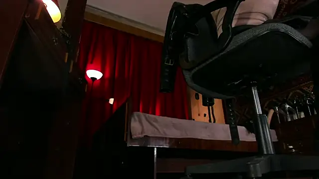 MargoTigress' Live XXX Chat