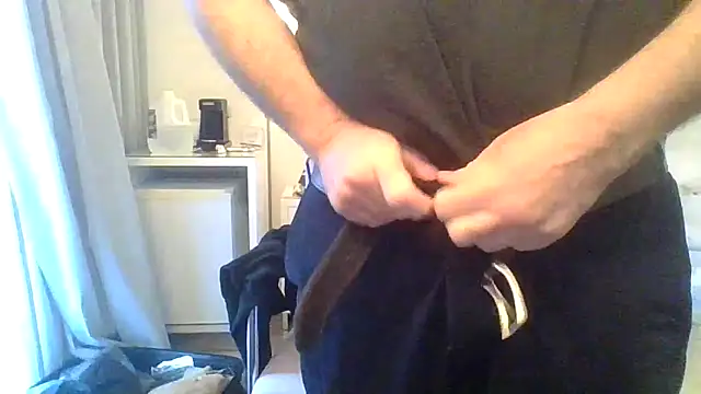 ANONIMO7735's Live XXX Chat